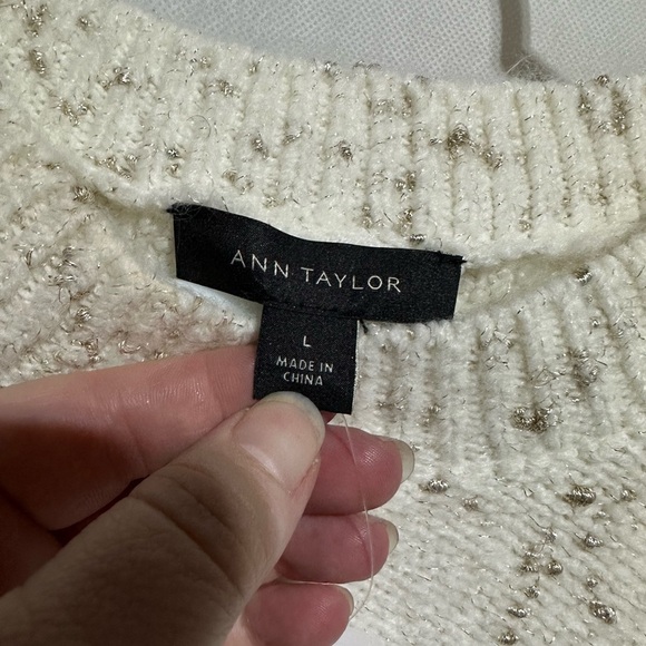 NWT Ann Taylor Cream & Gold Metallic Shimmer Puff Sleeve Sweater Sz Large Party - Picture 3 of 6